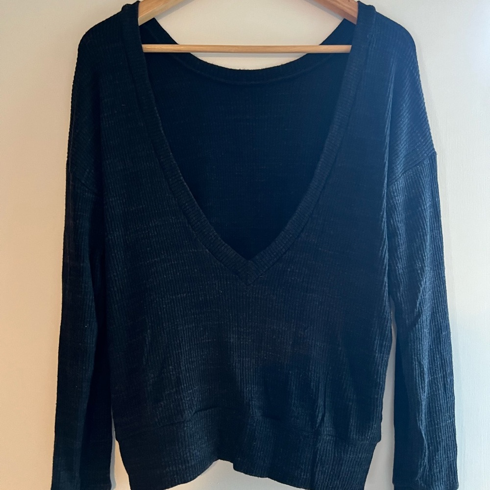 LNA | deep v-neck reversible sweater